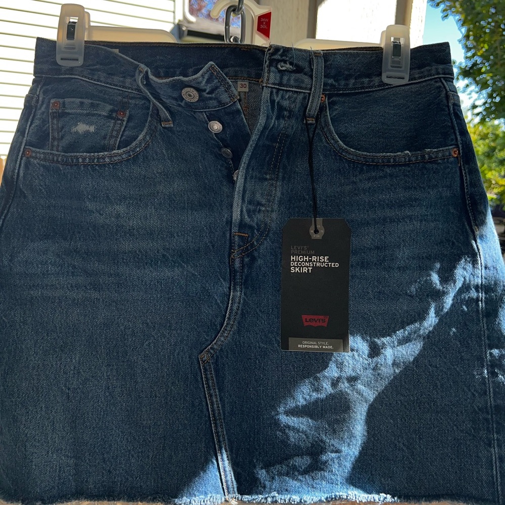 Levi’s distressed huh rise skirts